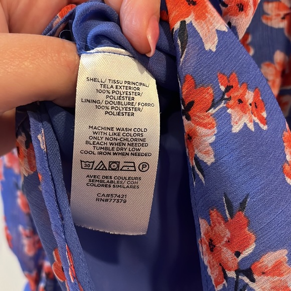 AnnTaylor Ruffle blouse - Picture 3 of 4